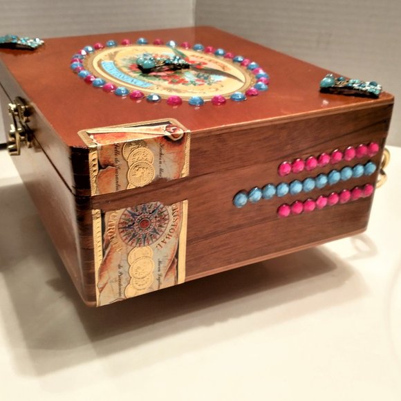 Suenos de Saundra Upcycled Pink/Turquoise Gem Upcycled Cigar Box Purse - Picture 13 of 13